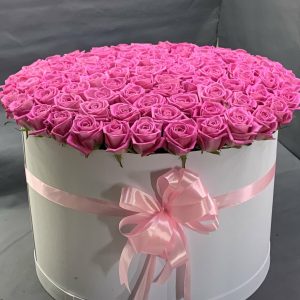 101 троянда в коробці зі серцем