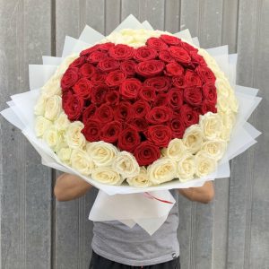 Букет із 101 троянди "101 подих кохання"