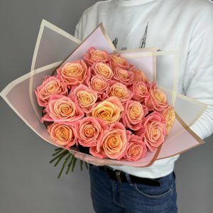 1245685_1 (1) Букет із 21 трояндою Місс Піггі