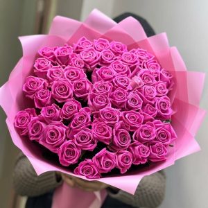Шикарний букет із 51 рожевої троянди