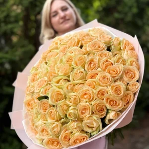 31974877_jpg Неймовірний букет із 101 кремовою троянди