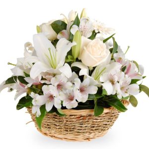 356j61ci7p6ch70u8y89gnt9qxvtn82w Вишуканий кошик із білих лілій та троянд