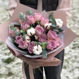 507_s Букет із 11 троянд та бавовни