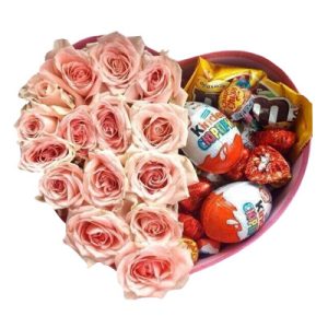 15 троянд і солодкий комплімент