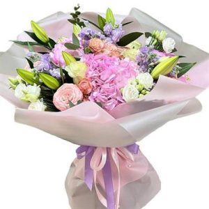 6549519986_nizhna-kompozitsiya-z Елегантна квіткова композиція з лілій та гортензії