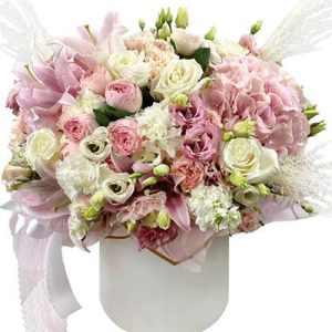 6549521202_kompozitsiya-z-gortenziyeyu Композиція із гортензією, кущовою трояндою та еустомою "Мелодія ніжності"