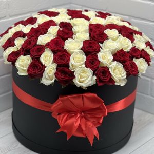 Композиція із 101 троянди в коробці