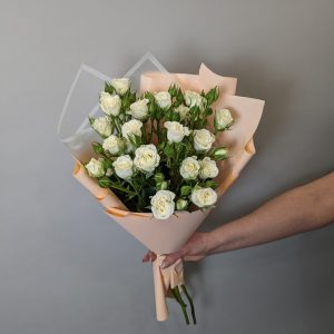 Букет із 5 рожевих кущових троянд