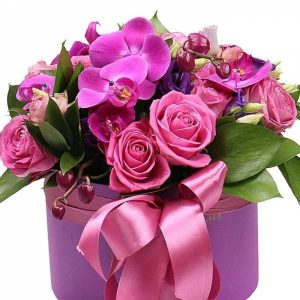 6602944960_kompozitsiya-iz-roz Композиція із троянд,еустоми та орхідеї в коробці