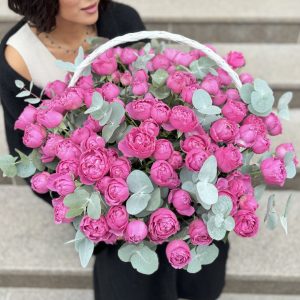 6628531798_zakazat-tsvety-s Кошик із 35 кущових півонієподібрних троянд