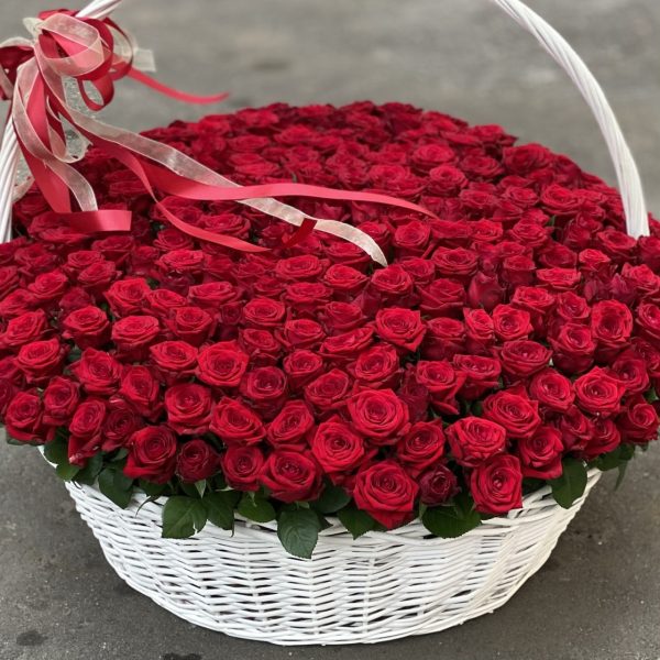 Кошик із 301 червоної троянди - Зображення 3