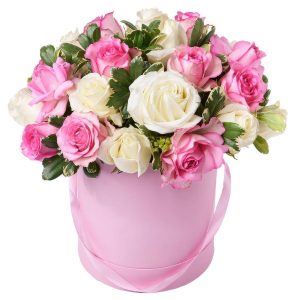 Композиція в коробці  з 19 рожевих та білих троянд