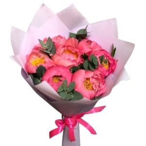 Букет із 9 півонії та евкаліпту