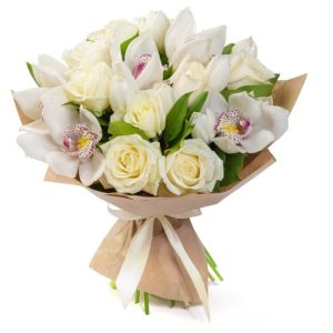 9lyosqngj161gcoac88q7x6u4cf2kxqk Ніжний букет із білих троянд та орхідей
