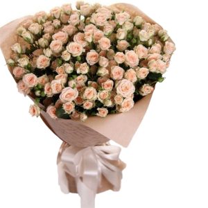 Букет із 35 кремових кущових троянд