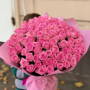 Букет із 101 рожевої троянди