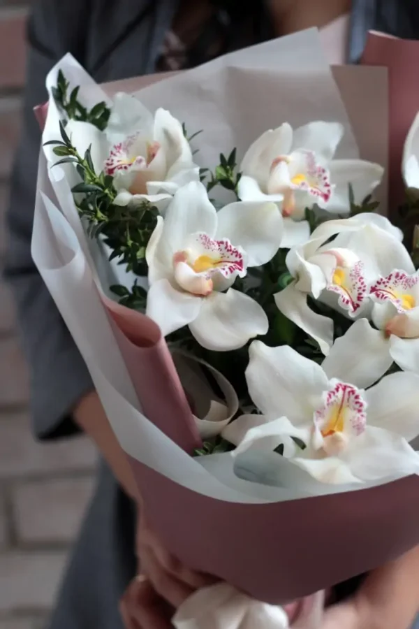 Букет із 9 орхідей «Танок орхідей» - Зображення 3