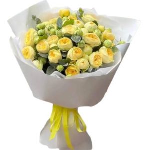 Букет із 11 гілок жовтої кущової троянди