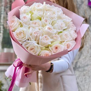 Букет із 21 півонієподібної троянди White OHara