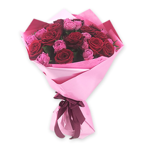 Букет із червоних та рожевих кущових троянд "Насолода"